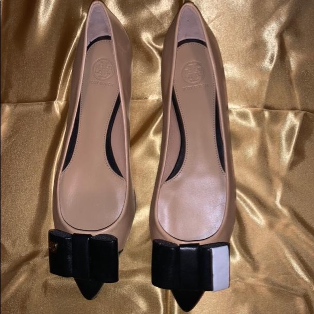 Flat two tone Tory Burch